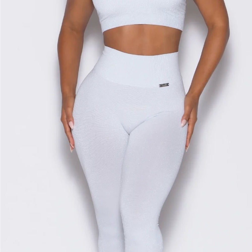 SHIMMER V BACK LEGGING